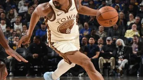 “广州队中甲逆转夺冠，创历史首场双胜佳绩”